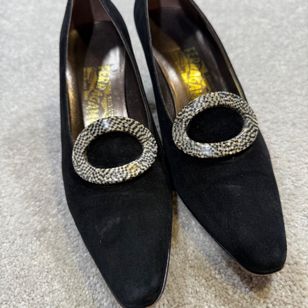 Vintage Salvatore Ferragamo Pilgrim Black Suede Block Heel Pump Buckle 8AA Italy - Picture 8 of 16